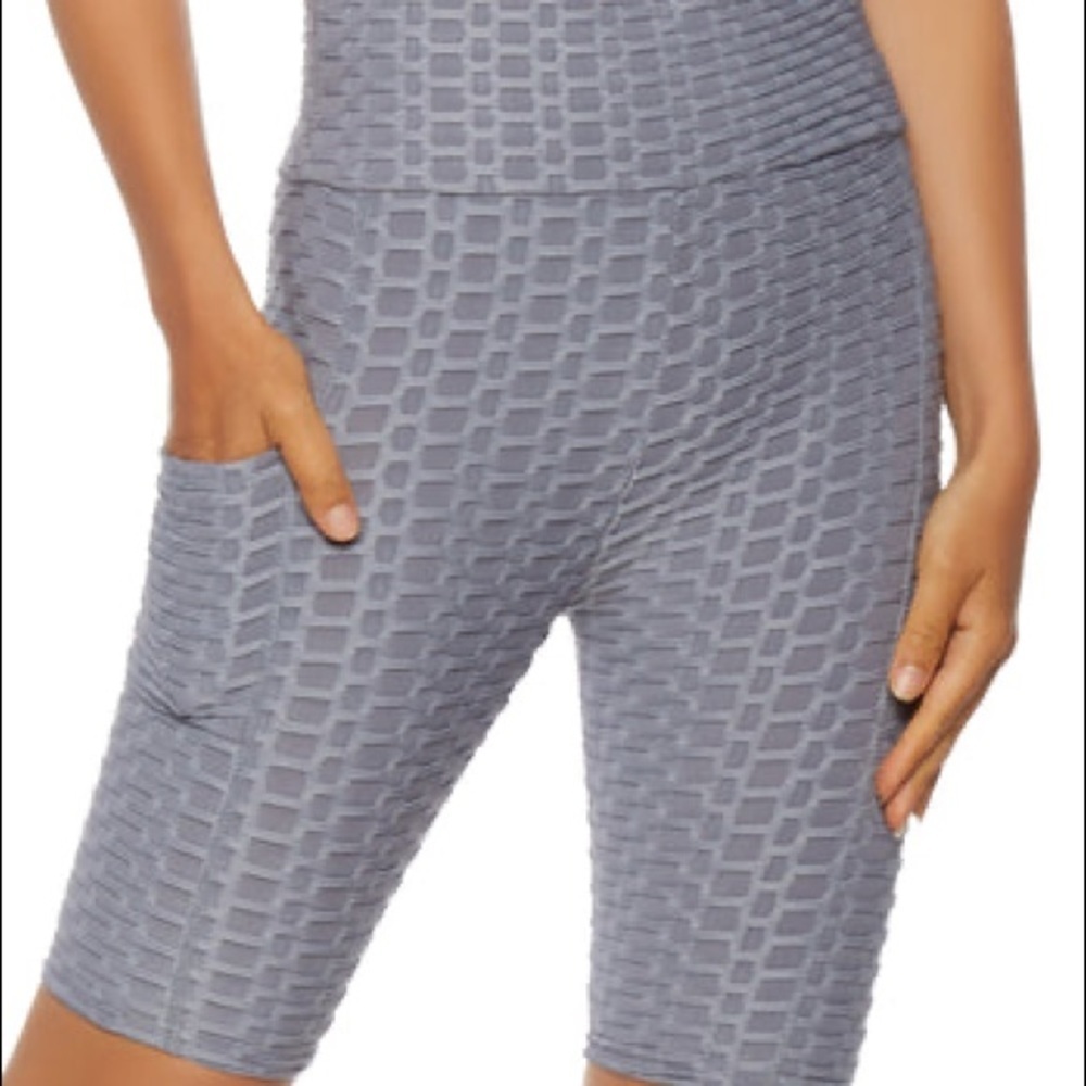 Textured Knit Cell Phone Pocket Gray cinched Biker Shorts in women’s size S/M